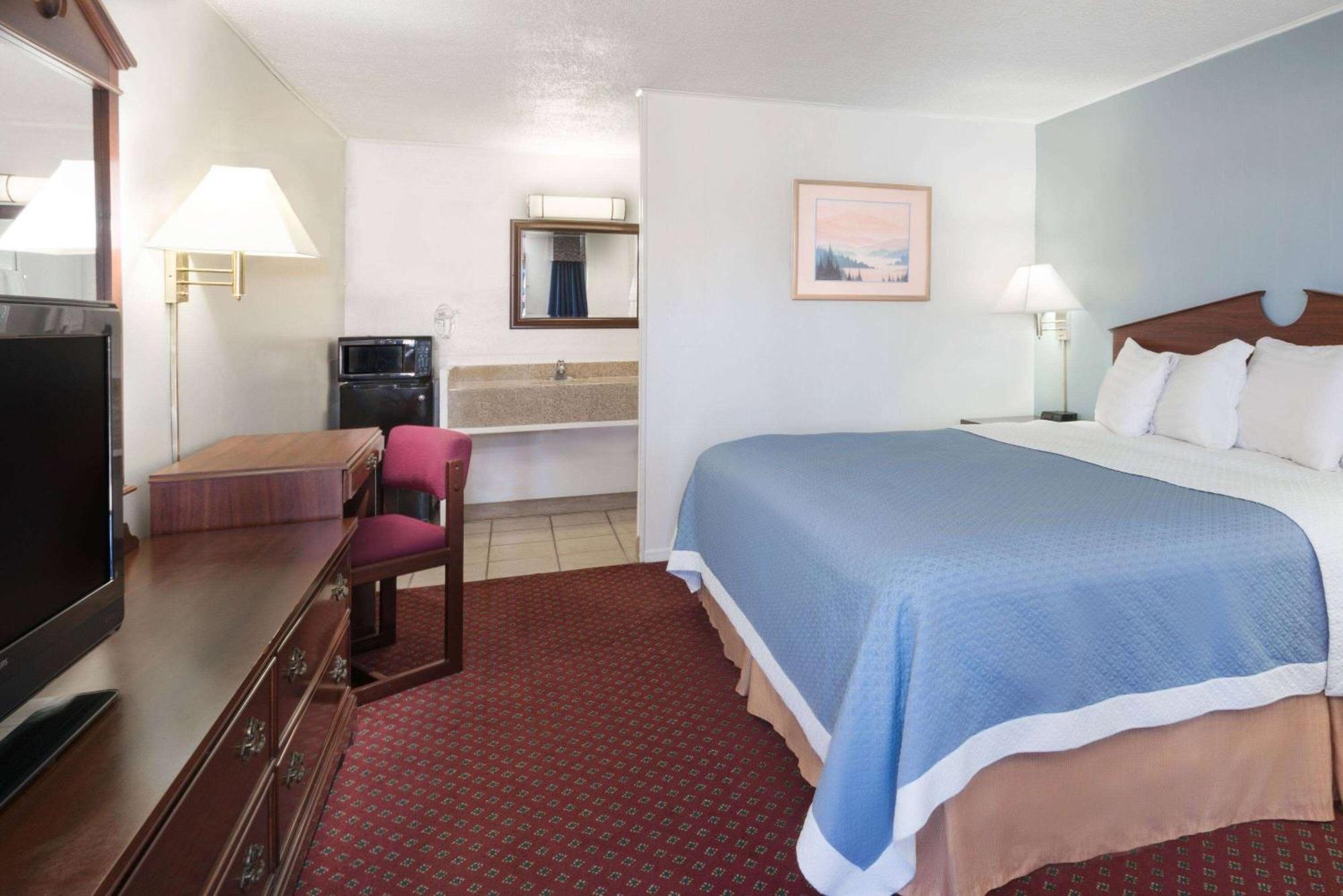 Travelodge By Wyndham Las Vegas Nm Buitenkant foto